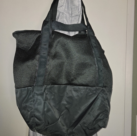 Lululemon Hot Mesh Tote - Picture 11 of 14